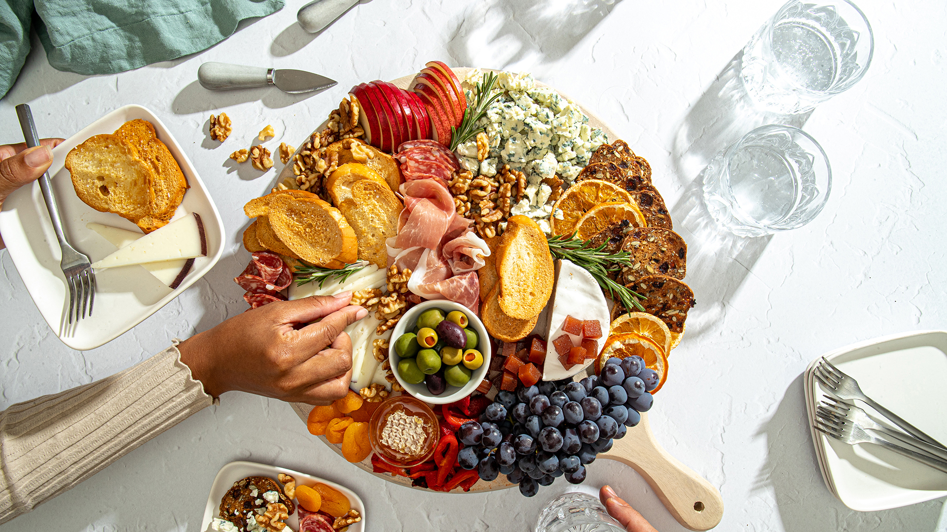 How to Create the Perfect Charcuterie Board