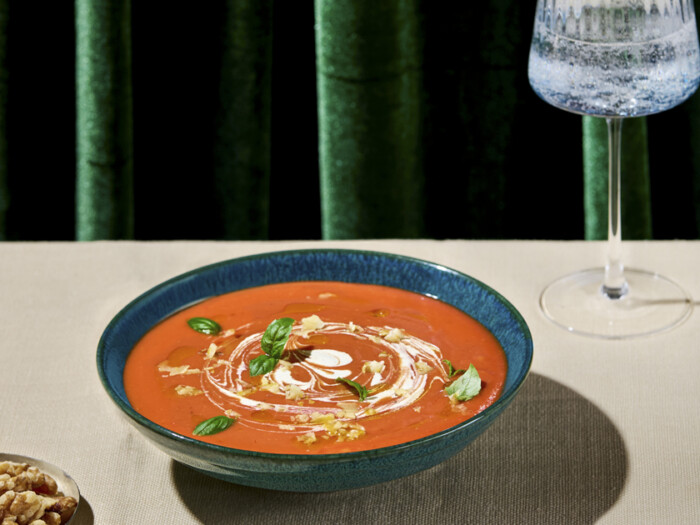 Creamy California Walnut & Tomato Soup