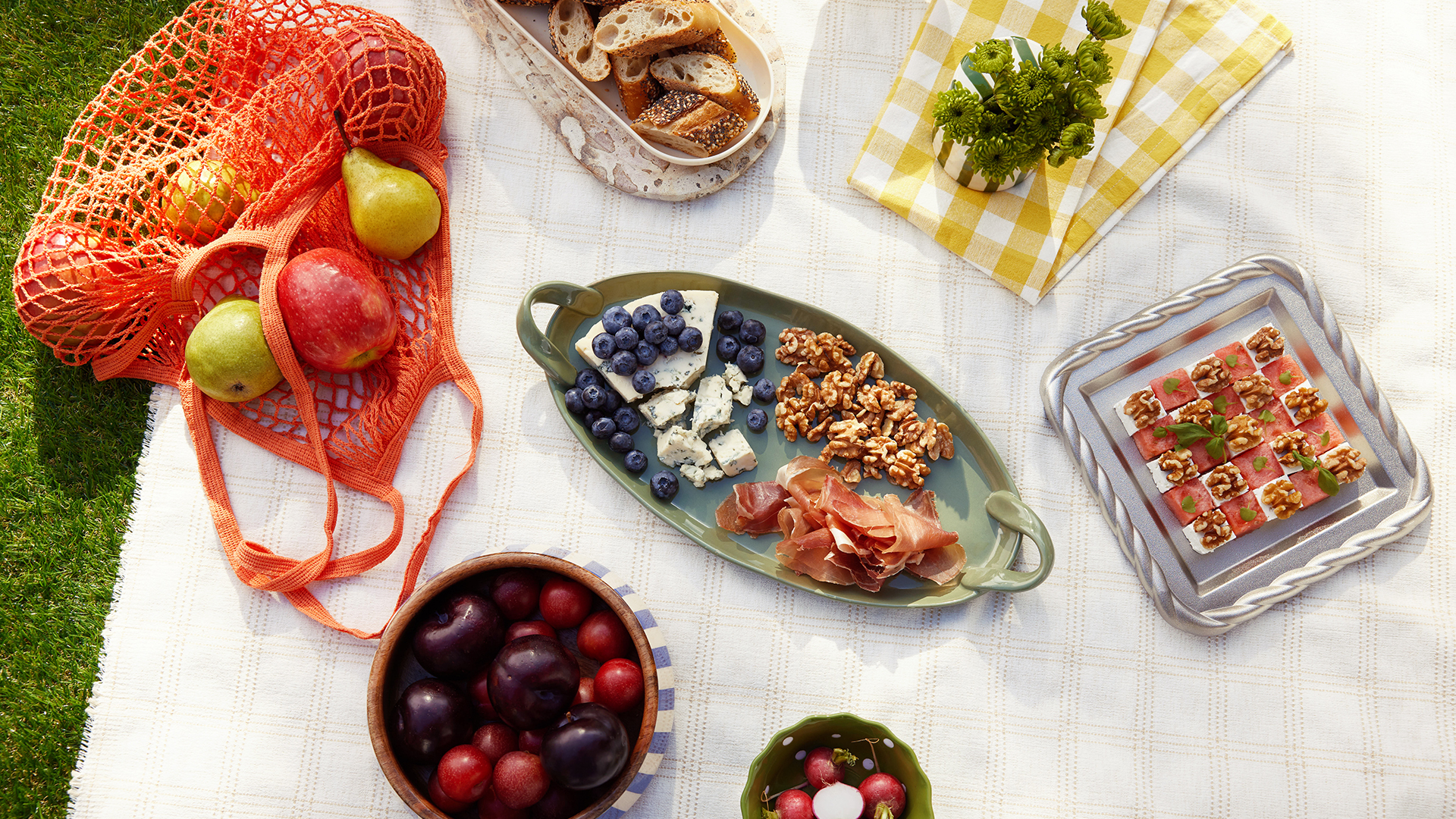 The Spring Picnic Edit: What to Bring + How to Elevate